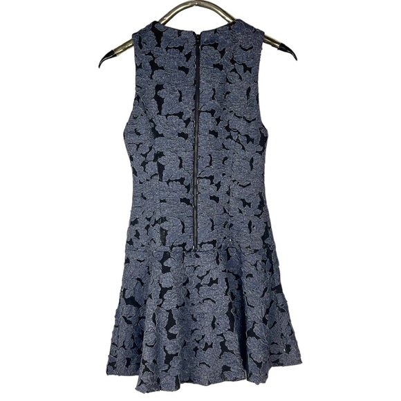 ALICE + OLIVIA FONDA SLEEVELESS DROP WAIST DENIM FLORAL APPLIQUE MINI DRESS - Picture 5 of 15